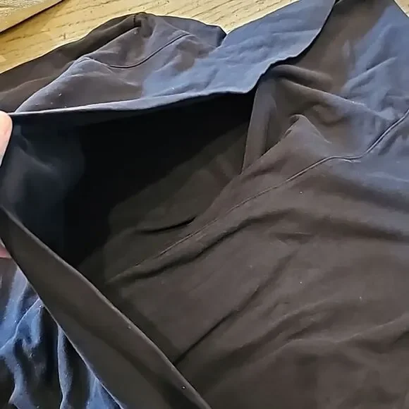 Black workout crossbody sweater size S NordicTrack - Picture 6 of 7